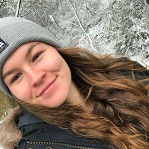 Meet your Posher, Caitlin